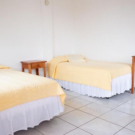 Hostal Santa Maria Floreana Bagian luar foto